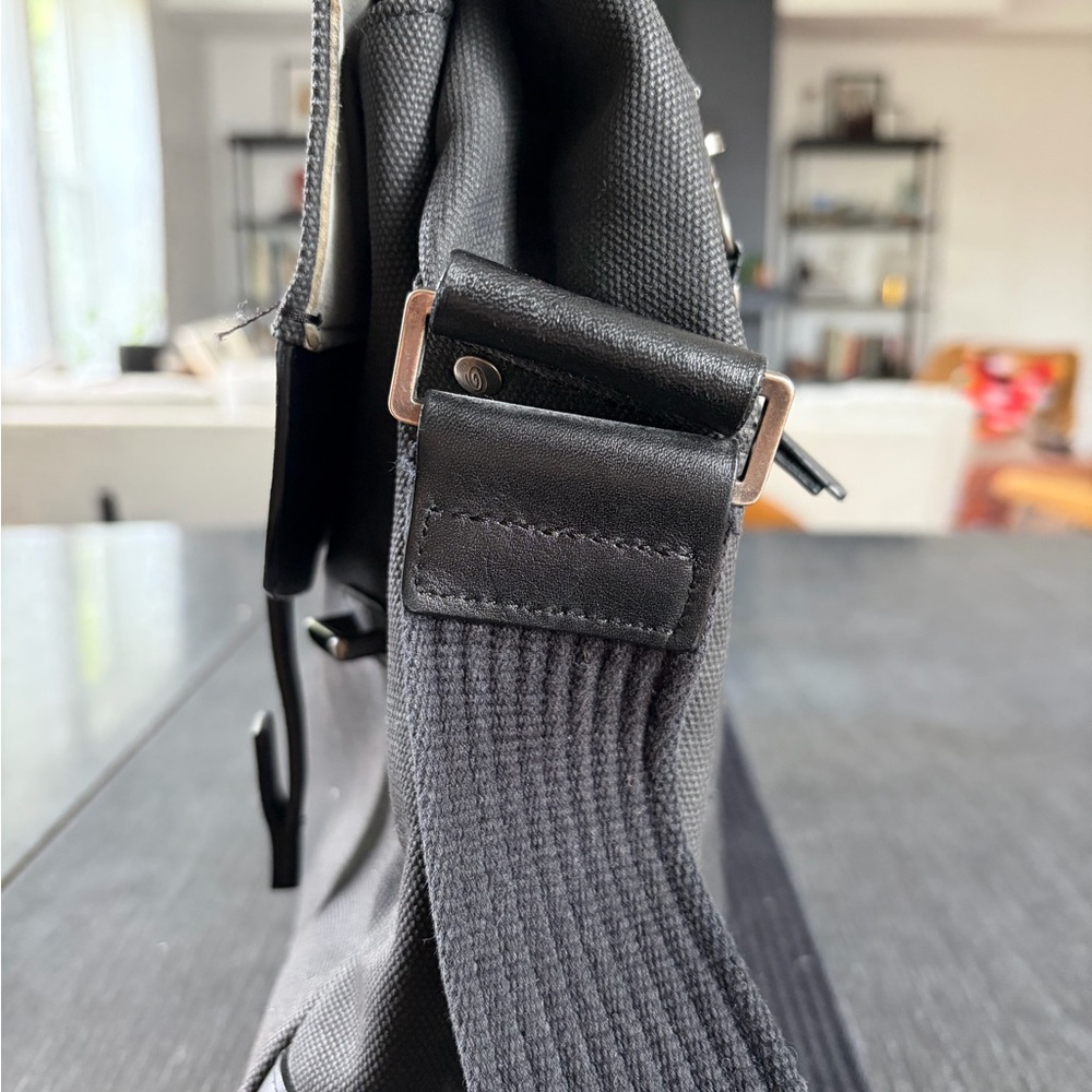 Timbuk2 Black Commuter Messenger Bag - Picture 8 of 10